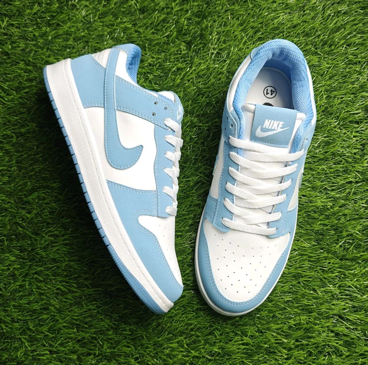 Blue low dunks