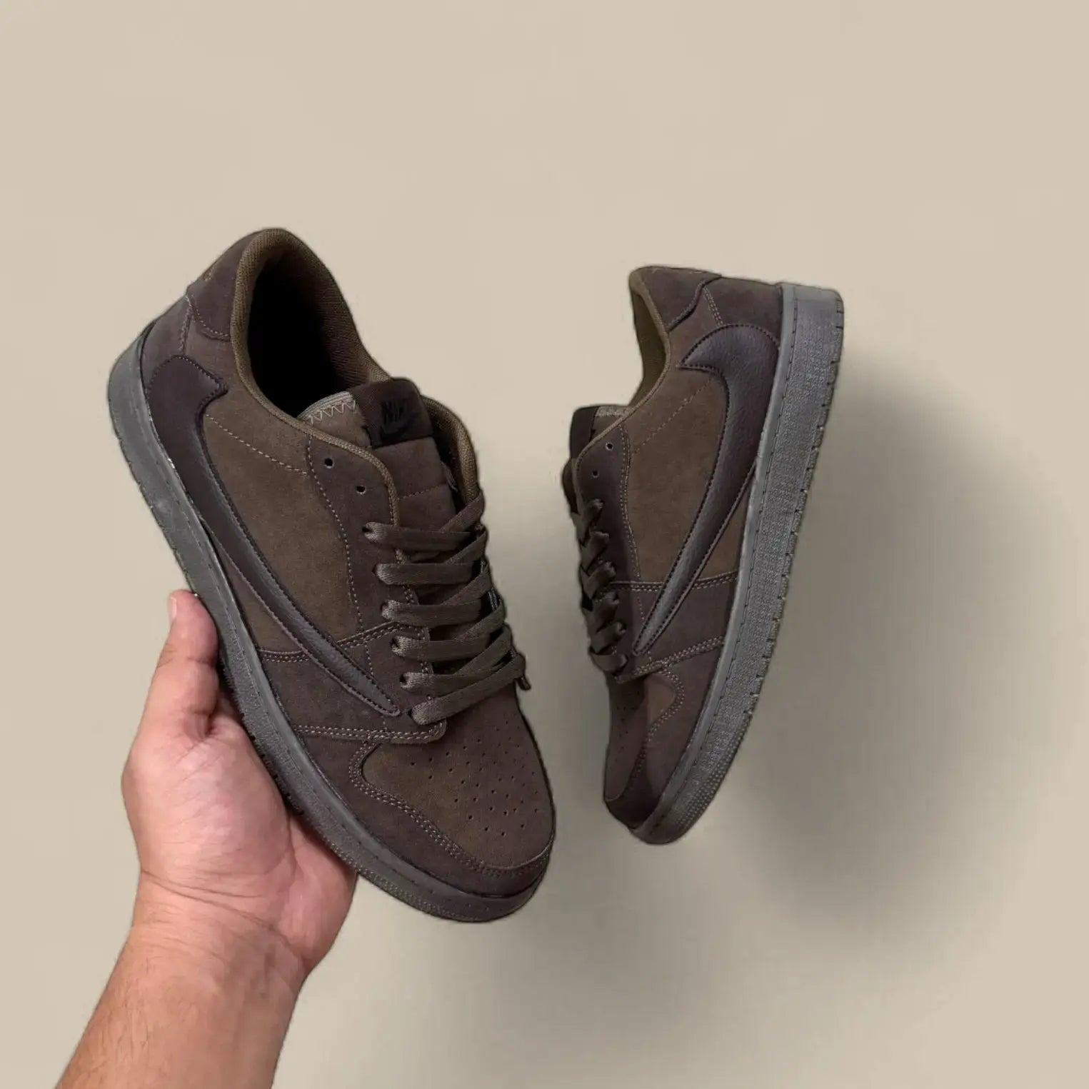 TRAVIS SCOTT VELVET BROWN